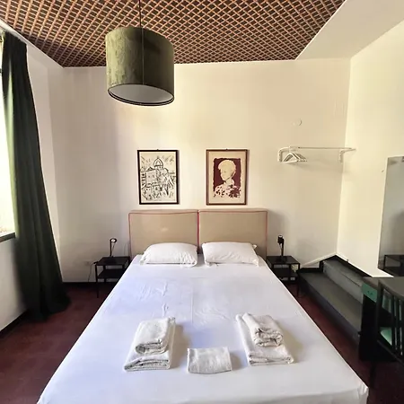 Casa Francis 3*