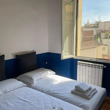 Casa Francis Pensión *